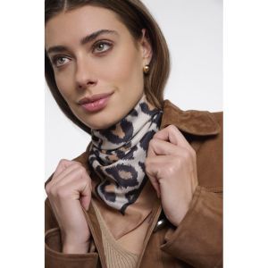 Small square scarf with leopar Cognac leopard