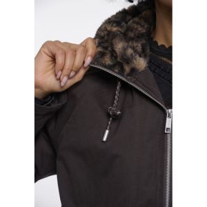 Medium length parka with hood Peated and brow